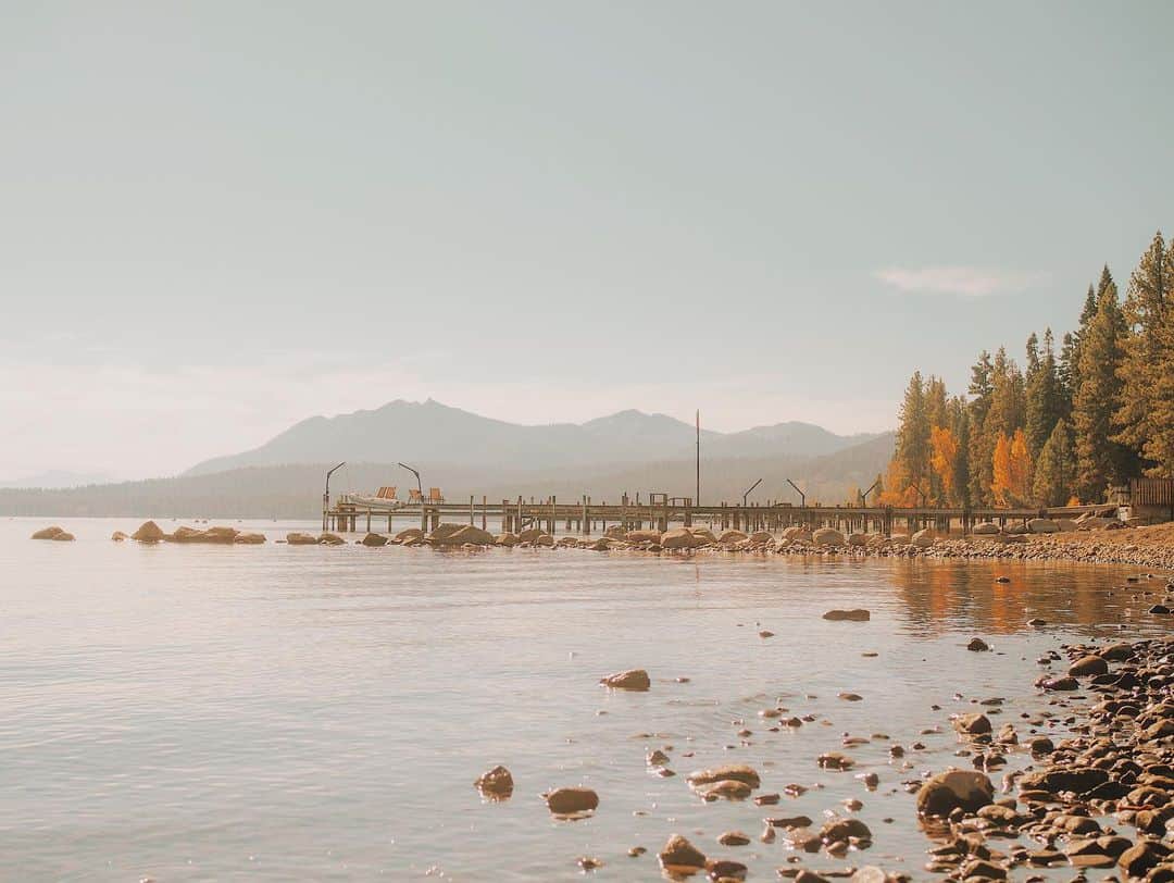W E Y L I Eのインスタグラム：「Lake Tahoe...you are just stunning 🌲」