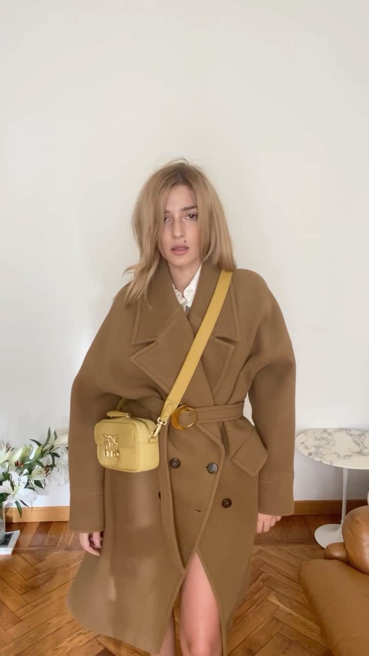 エレオノーラ・カリシのインスタグラム：「3 key looks to have in your wardrobe for this Autumn/Winter. Which style do you feel closest to?   All looks by @pinkoofficial  #Pinko #adv #3looks」