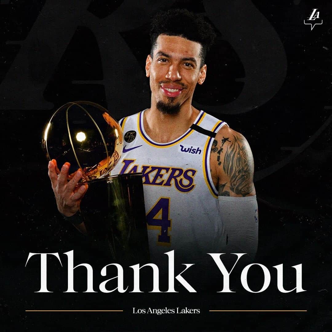 Los Angeles Lakersさんのインスタグラム写真 - (Los Angeles LakersInstagram)「Championships are forever. Thank you, Quinn and Danny.」11月20日 5時12分 - lakers