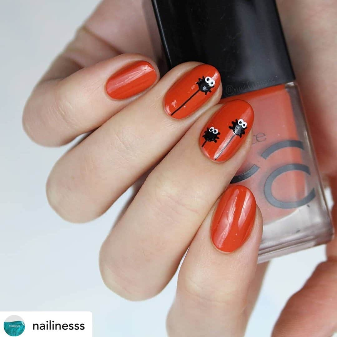 Nail Designsさんのインスタグラム写真 - (Nail DesignsInstagram)「Credit• @nailinesss Werbung* Itsy bitsy spider... Ich hab ja immer irgendwo ne Spinne herum hängen. Egal wie viele ich mit dem Glas einsammle und raus schmeiße...  *Erkennbarkeit, Nennung und Verlinkung von Marken  selbstgekauft 🕷 #spidernails #spidernailart #halloweennails #halloweenmani #orangenails #orangeisthenewblack #catricecosmetics #nailpolish #nagellack #naillacquer #nails #beauty #cosmetics #roundednails #nailart #nailartwow #nailsdesign #nägel #nageldesign #nails2inspire #nailspafeature #nailicious #instanails #lovenails #lookatmynails #cutenailart #cutenails #easynailart」11月20日 5時24分 - nailartfeature