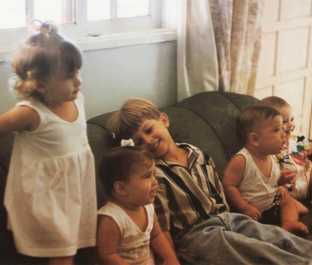 Chay Suedeのインスタグラム：「#tbt dos primos, 1996」