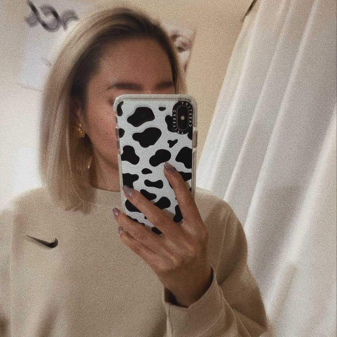 のインスタグラム：「. . . おnew iPhone case📱 🐮🐄🐮🐄🐮🐄🐮🐄 . . . @CASETiFY @CASETiFY_JP  #CASETiFY  #StateYourCase #ファッション #産後太り #ママファッションプチプラ #ootd #ootdfashion #fashion #ダイエット女子 #産後ダイエット #ママ #ママファッション #親子お揃い #プチプラ #プチプラコーデ #ママコーデプチプラ #ママコーデ #ダイエット中 #ハイトーンカラー #お洒落 #今日のコーデ #今日の服 #着回しコーデ #ダイエットママ #着回し #男の子baby #楽ちんコーデ #ファッション好き #ダイエットママ」