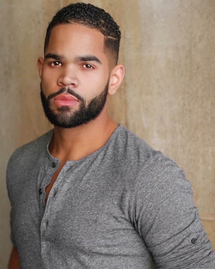 ディジョン・タルトンのインスタグラム：「Curls or Fade?」