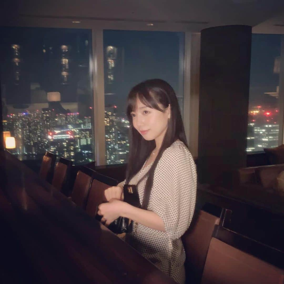 齊藤京子さんのインスタグラム写真 - (齊藤京子Instagram)「【オフショット】 国民的彼女と夜デート、だいぶキラキラ🤩なひとときです🗼💫 きょんこは夜景が大好き😍とのこと、大事なことなので心にメモしておきました。 #齊藤京子1st写真集 #齊藤京子  #日向坂46  #きょんこしか勝たん  #国民的彼女 #Kyonstagram 👸💕」11月20日 6時40分 - kyoko1st