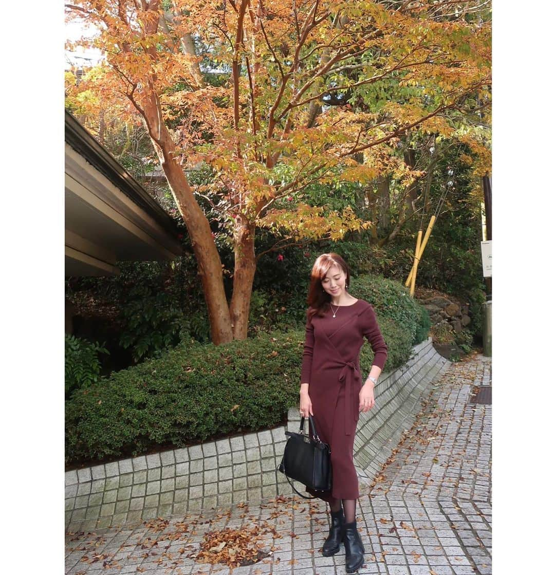 ImotoEtsuyo さんのインスタグラム写真 - (ImotoEtsuyo Instagram)「#おはようございます  ・ ・ 先日 #箱根  #旅行 に行った時の #pic ♩ ・  ・ コート要らずでポカポカで 気持ちの良いお天気でした。 ・ ・  #ワンピース ➡︎ @fray_id #フレイアイディー   #ラフォーレ倶楽部箱根強羅湯の棲  #ラフォーレ倶楽部箱根強羅  #箱根旅行  #箱根  #箱根温泉  #強羅  #紅葉  #もみじ  #登山鉄道  #ケーブルカー  #ロマンスカー #温泉好き  #温泉  #美肌 #艶肌  #白肌 #hakone  #onsen  #onsen♨️  #温泉宿 #タビジョ」11月20日 6時57分 - bisuhada