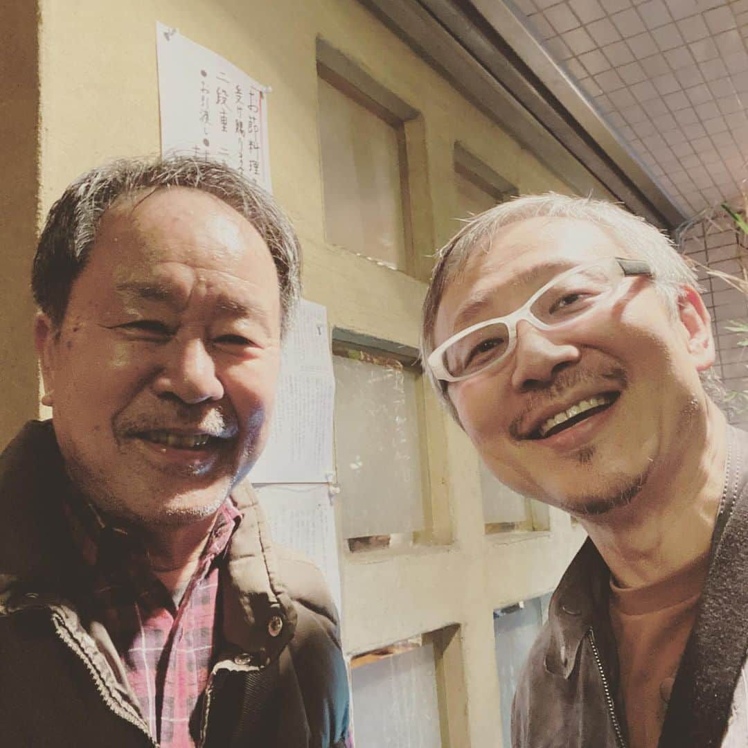 松尾貴史さんのインスタグラム写真 - (松尾貴史Instagram)「久々に、太田和彦さんと痛飲。  ご著書「風に吹かれて、旅の酒」の解説を書かせていただいた打ち上げを兼ねて。  #太田和彦 #松尾貴史」11月20日 7時27分 - kitsch.matsuo