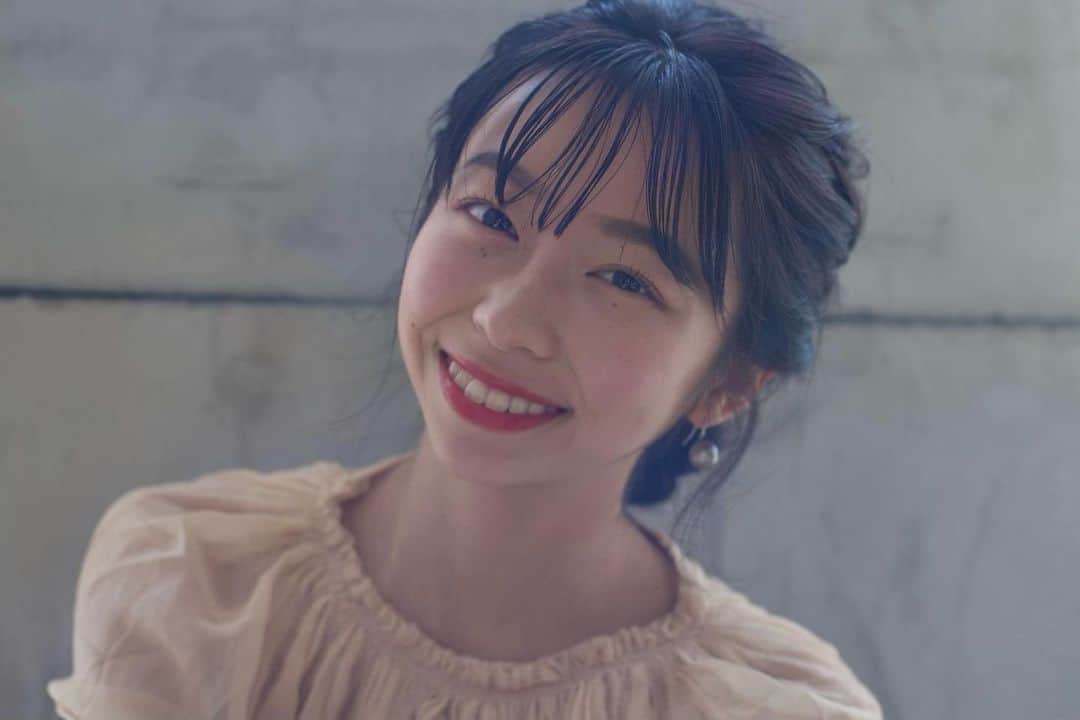 のインスタグラム：「皆さんおはかめです！🐢﻿ ﻿ 先日、アップスタイルをしていただいたの！❣️女の子のいいところは、いろんなアレンジができるところ！🥰﻿ ﻿ さて、ミスコン本番まで【2日】となりました。正直、実感が全然ないです💦﻿ ﻿ 今まで全力を注いできたミスコン、、本番に近づいている…やりきった！といえるよう全力で頑張ります💪🏼﻿ ﻿ 当日はグランプリ審査に大きく関わる【当日票】もあります！ラスト #かめぽち かめちゃんずの皆様、していただけたら嬉しいです🐢❣️﻿ ﻿ 視聴URLを、プロフィール欄に載せておきますので・登録 と・通知オン よろしくお願いいたします✨﻿  今日も、頑張っていきましょう！！！🚩 __________________________________________ 今日も! ●23:00〜インスタライブ🗣 ●23:30〜ミクチャ配信🗣 リハ終わりで遅いですが、初見さんも大歓迎です。お待ちしております！！！ ——————————————————————————」