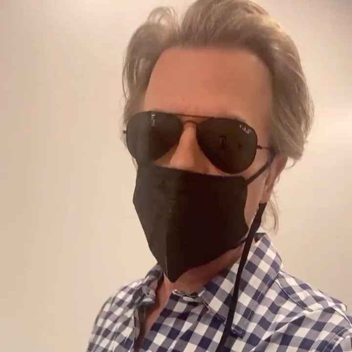 デヴィッド・スペードのインスタグラム：「#netflix #afterparty. #comingsoon (Wearing mask wrong for hilarity purposes.)」