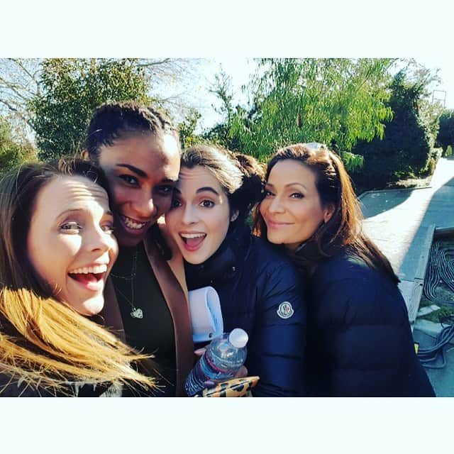 コンスタンス・マリーさんのインスタグラム写真 - (コンスタンス・マリーInstagram)「#TBT to 2016! And these beautiful &  talented women!! @katieleclerc  @bianca_bethune  @vanessamarano #switchedatbirth #BTS #KatieLeClerc #BiancaBethune #VanessaMarano #ThrowbackThursday #Actors #Talented #Lovely」11月20日 7時54分 - goconstance