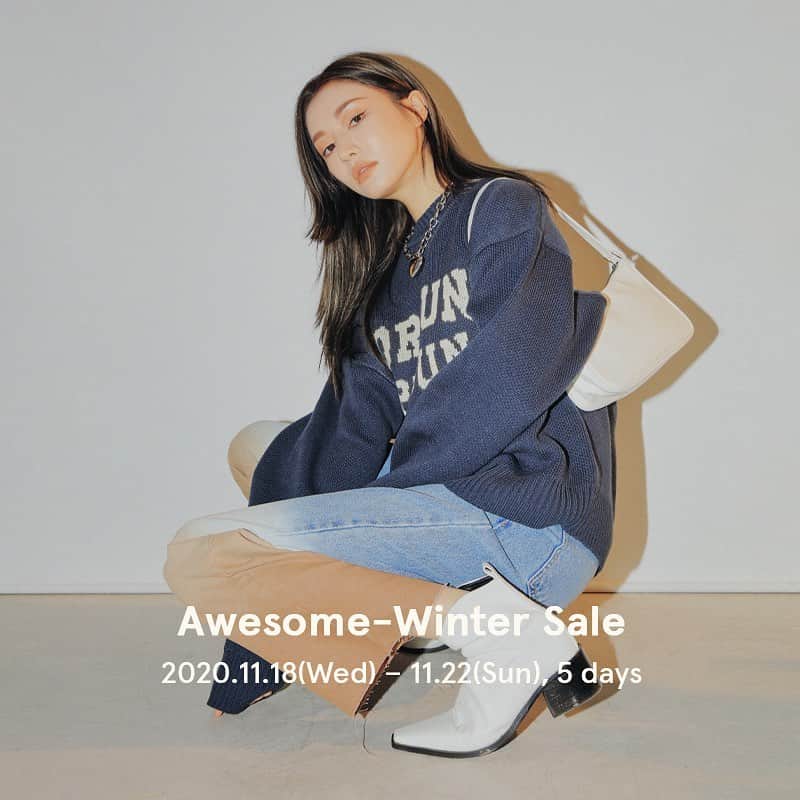Official STYLENANDAのインスタグラム：「Awesome-Winter SALE🖤 2020.11.18(Wed) - 11.22(Sun), 5 days  - STYLENANDA/ 3CE/ KKXX UP TO 70-30% SALE  #stylenanda #3ce #kkxx」