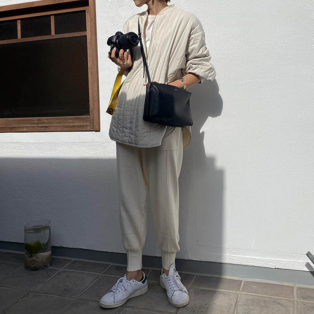 美生のインスタグラム：「#knitpants﻿ ﻿ ﻿ @donobanweb  本日の一斉発売﻿ 19:00です♡♡﻿ ﻿ いつもより発売時間が早いのには﻿ ワケがあるのです！﻿ ﻿ 絶対絶対今夜のライブも﻿ 必見です♡♡﻿ ﻿ ﻿ このパンツは即決♡﻿ ﻿ ﻿」
