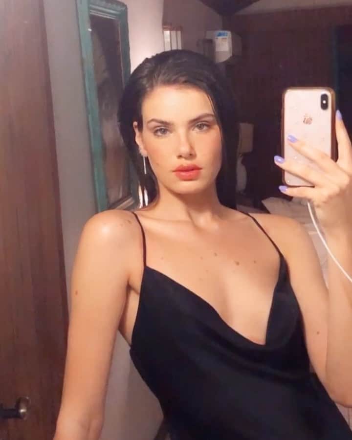 Camila Queirozのインスタグラム：「#throwbacktuesday 😘」