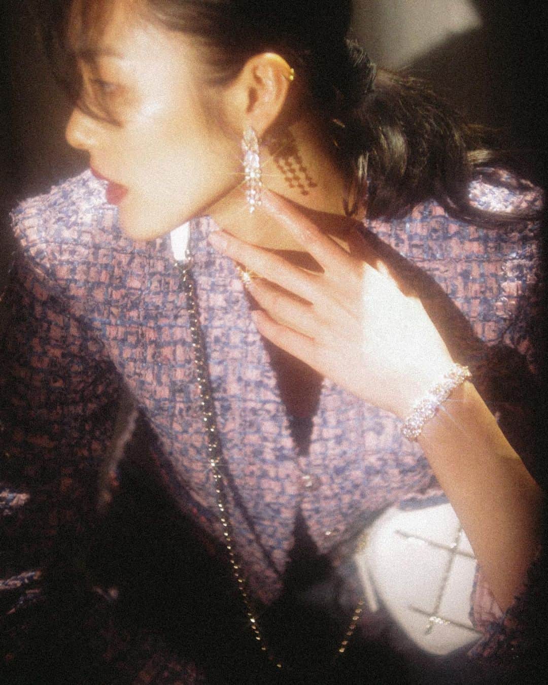 リウ・ウェンのインスタグラム：「One night with @chanelofficial x #voguefilm」