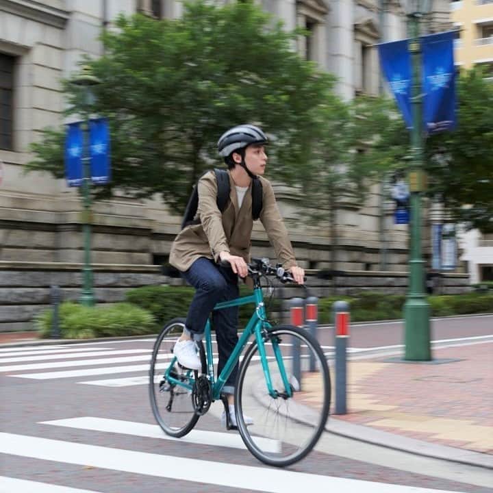GREEN LABEL*グリーンレーベル*クロスバイクさんのインスタグラム写真 - (GREEN LABEL*グリーンレーベル*クロスバイクInstagram)「自転車通勤を始めると、小さなカフェを発見したり、季節の移り変わりを肌で感じたり。 新しい景色に出会う機会が増えますね。 . BIKE：CYLVA F24／コバルトグリーン . #自転車でできること #自転車通勤 #街乗り  #CYLVA #シルヴァ #クロスバイク #BRIDGESTONE #BRIDGESTONECYCLE #BRIDGESTONEGREENLABEL #ブリヂストン #ブリヂストンサイクル #ブリヂストングリーンレーベル #自転車 #bicycle #自転車のある風景 #サイクリング #自転車のある生活 #自転車のある暮らし #自転車大好き #自由とおしゃれとブリヂストン」11月20日 9時00分 - bridgestone_greenlabel