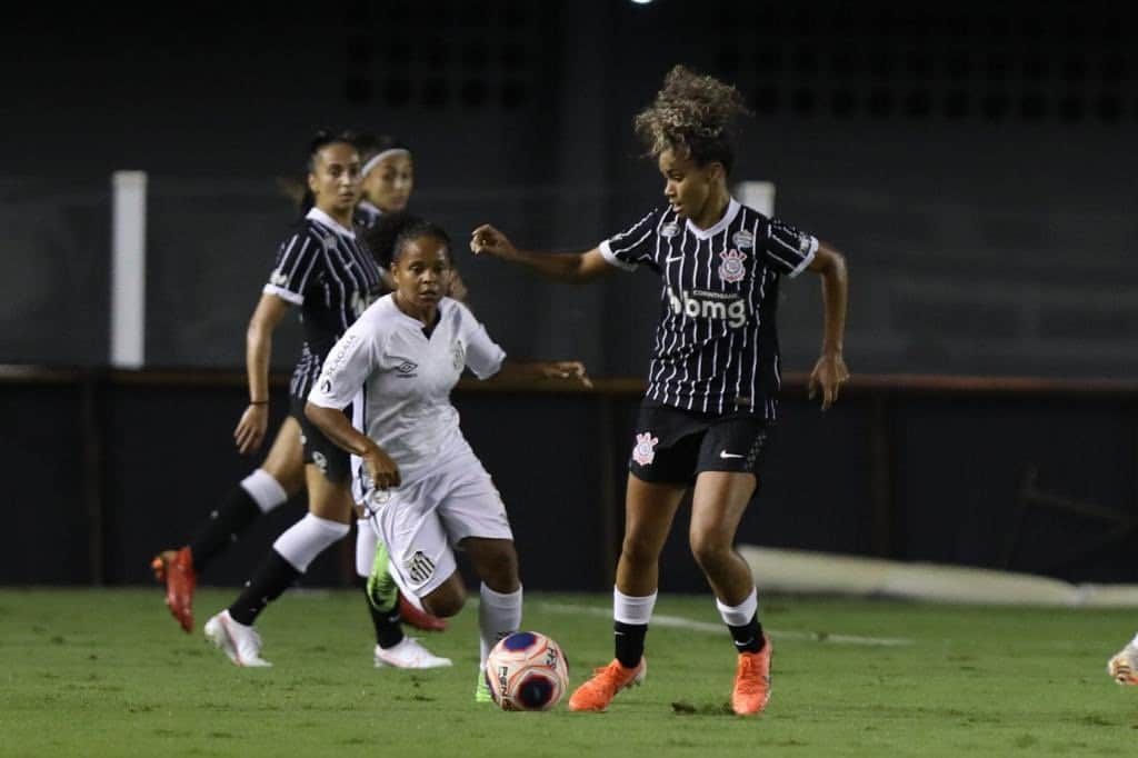 コリンチャンスさんのインスタグラム写真 - (コリンチャンスInstagram)「Vantagem com direito a goleada das minas do Timão, Fiel! Pela partida de ida das quartas de final do Paulistão Feminino, fora de casa, o @corinthiansfutebolfeminino  venceu o Santos pelo placar de 5 a 2! Bora em busca da vaga na semifinal! 🖤🥰 ⠀ ⠀ 📷 Pedro Ernesto/Santos FC⠀ ⠀ #RespeitaAsMinas⠀ #VaiCorinthians」11月20日 9時19分 - corinthians