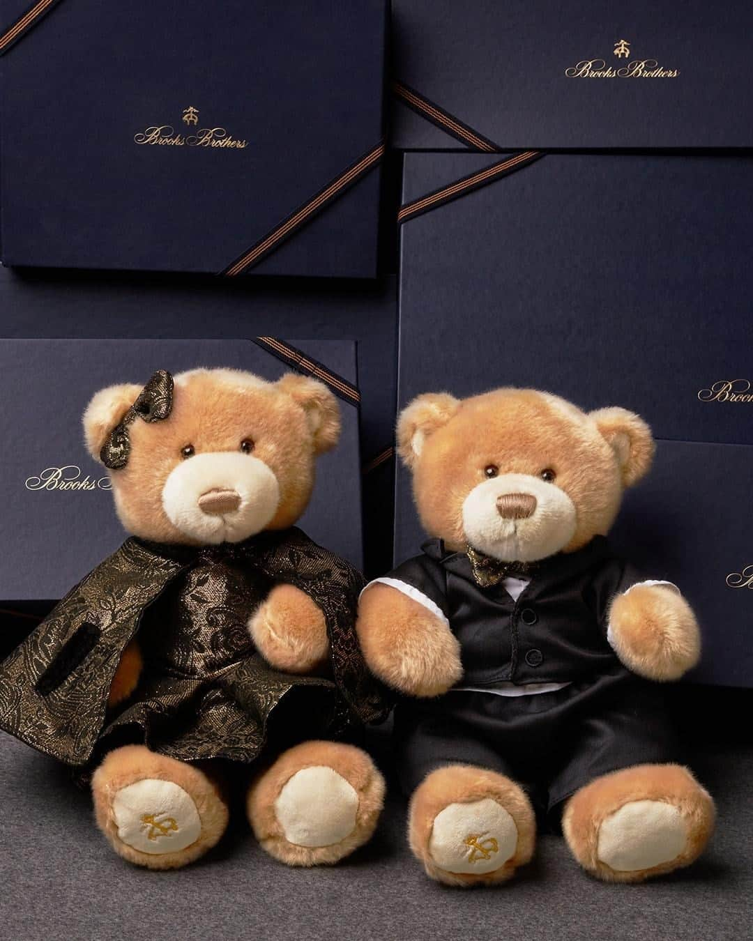 ブルックスブラザーズさんのインスタグラム写真 - (ブルックスブラザーズInstagram)「We can bear-ly contain our excitement. Our @StJude gifts are back! For every purchase of one of our #StJude items – including our very collectable bears – #BrooksBrothers will make a $5 donation to St. Jude Children’s Research Hospital through January 4, 2021. Head to the link in bio to shop our special edition gifts that give back. #MyBrooksBox」11月20日 9時14分 - brooksbrothers