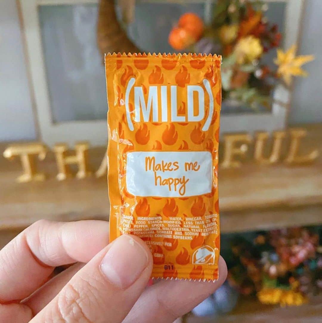 Taco Bellのインスタグラム：「Tag that friend that makes you happy.」