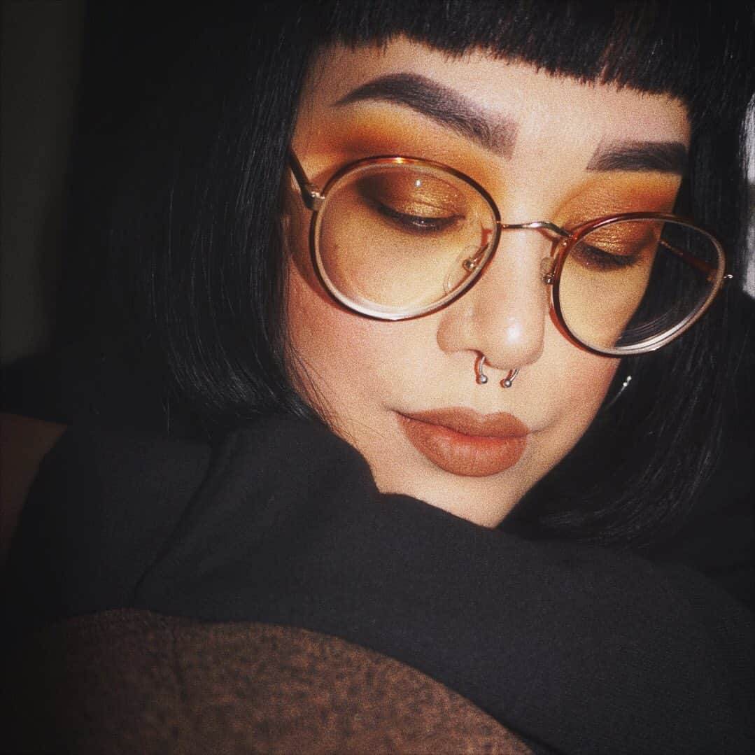 Sayaka Obaraのインスタグラム：「🤎🤎🤎 @meltcosmetics #meltrust palette, #meltsculpt stack & #meltginger liquid set lipstick. . . #meltcosmetics」