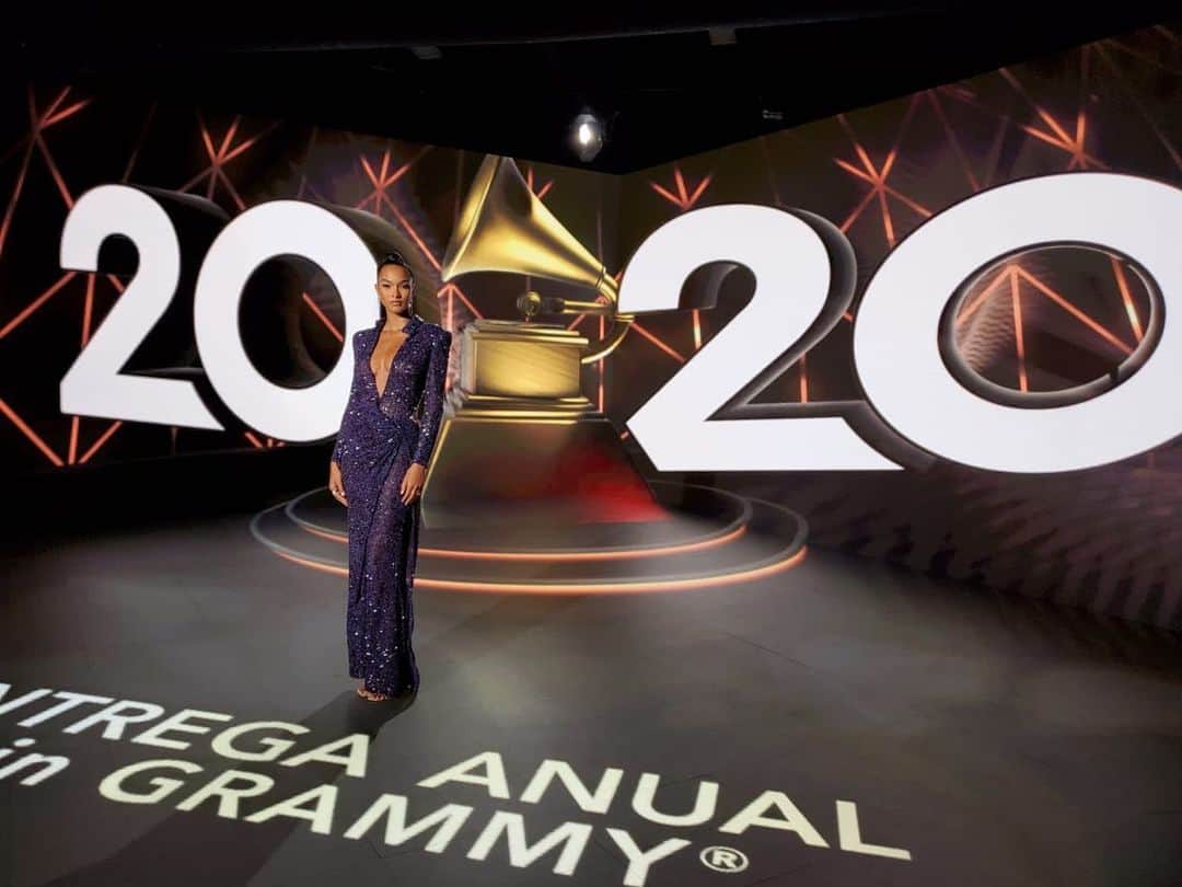 ライス・リベイロのインスタグラム：「Thanks for having me @latingrammys」