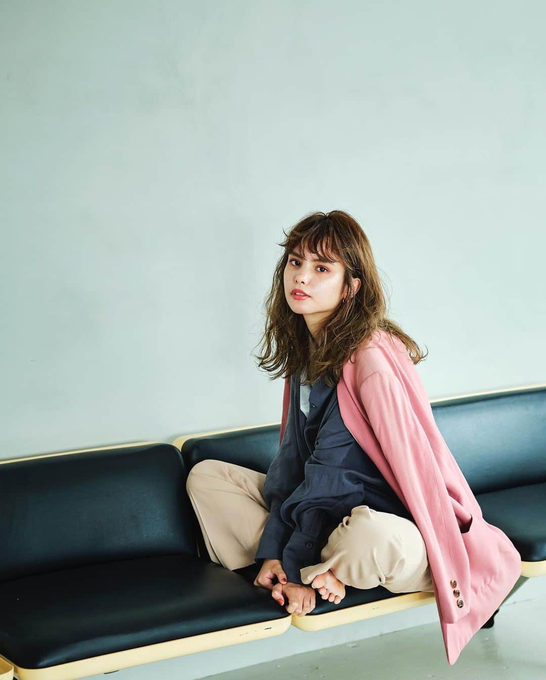 片山良平さんのインスタグラム写真 - (片山良平Instagram)「LONESS collection 2020aw 今日からホームページに公開されました✂︎  『colored day』  今回も可愛く仕上がってます！ 是非、プロフィールURLから ご覧ください。  撮影  @taka_ustes   衣装  @js_relume @kunut__  #loness #2020aw #hairstyle  #collection2020」11月20日 21時08分 - ryohei_katayama