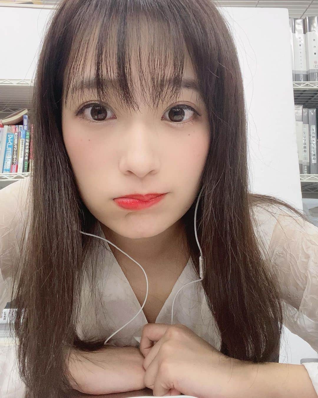 ミクのインスタグラム：「. . 時間がもっとあればいいのに ってそればっかり思う毎日。。。 でも、そう思えて幸せ。 もっと良くしていこう♡ 　#山田邦子の門　是非見に来てね♡ 11.27〜12.03 新宿高島屋紀伊國屋ホール . .  #selfie #royalparty #dress #fashion #life #likeforlikes」