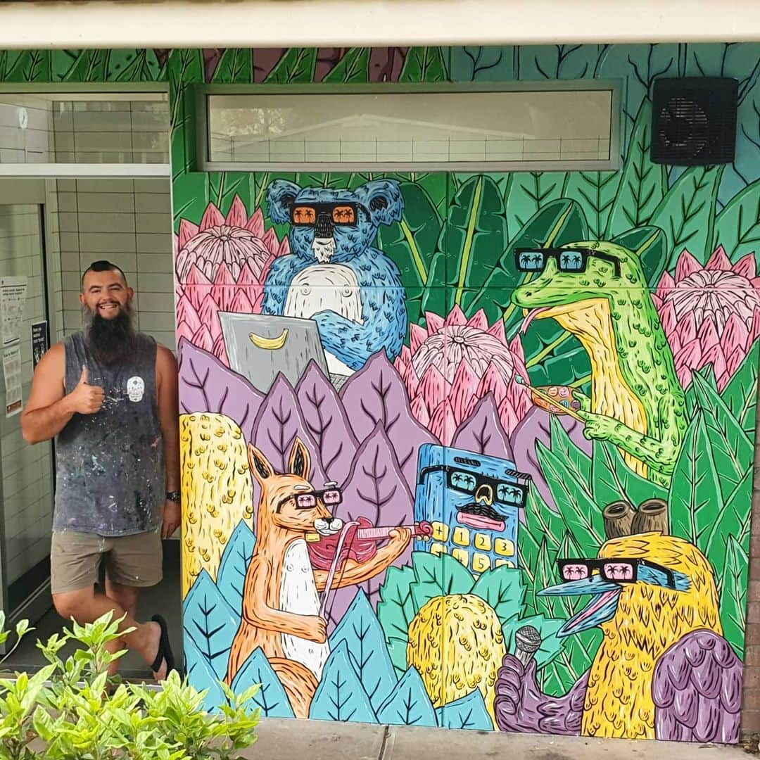 MULGAさんのインスタグラム写真 - (MULGAInstagram)「The 2nd mural I painted with the students at @trinity_grammar_school. Here's a poem I wrote about it.⁣ ⁣ An Ode to the Trinity Crew⁣ ⁣ There was kookaburras singing and goannas painting⁣ The koala was typing and on the violin the kanga was playing⁣ The calculator was adding and subtracting as he does⁣ While the leaves where plentiful and the flowers had buds⁣ ⁣ The End⁣ ⁣ #mulgatheartist #muralart #schoolmural #australianart #australianartist #trinitygrammar」11月20日 19時43分 - mulgatheartist