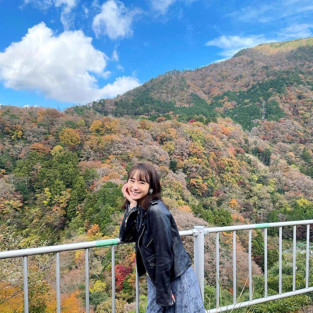 筒井萌子のインスタグラム：「*  紅葉狩り🍁 思い立ってすぐ行動した日‪‪ 𖧷 ⁺. 初go toしてお得に観光𓃟ﻌﻌﻌ❤︎ 綺麗な紅葉に癒された💕  ・ #筒井萌子 #女優 #actress #モデル #model #岡山  #shooting #instagood #instalike #converse #撮影 #followme #instalike #ゴルフ #ゴルフ女子 #ゴルフコーデ #골프 #좋아요반사 #좋아요그램 #좋아요환영 #데일리그램 #패션 #오오티디 #카페 #リンパ浮腫」