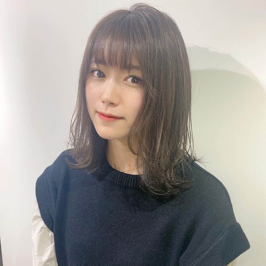 山内鈴蘭さんのインスタグラム写真 - (山内鈴蘭Instagram)「初めてレイヤーいれてみた💇‍♀️💓 カラーはシアングレージュ！ 暗くしたよ🥳どうかなっ？🥺 ． @ryota_navile さん いつもありがとうございます♫ ． ． ． #美容室 #ヘアカラー #レイヤーカット  #navile #トリートメント #原宿美容室」11月20日 19時56分 - xxsuzuranxx