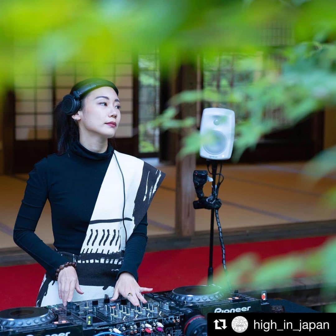 DJ Yummyのインスタグラム：「Youtubeからご覧いただけるようになりました。 https://youtu.be/YCiqSsfXXsk  #dj#japan#kyoto#travelmusic#djlife#圓光寺#enkoji#temple#zen#housemusic#house#techno#sound#art#travelgram」