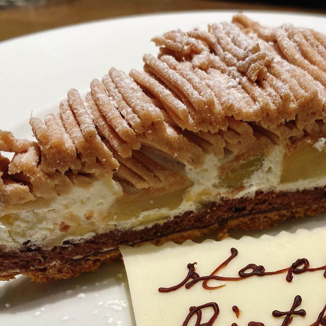 里井真由美のグルメインスタ