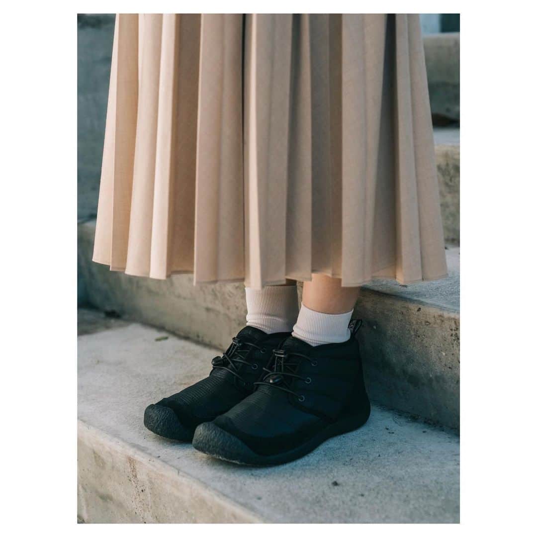 橋下美好さんのインスタグラム写真 - (橋下美好Instagram)「KEENのブーツ履きやすくて可愛い！ めっちゃ軽いのに暖かくて、脱ぎたくない☺️  黒だから何にでも合わせやすいね。 かかとにKEENってロゴが入ってるんだよ。  #KEEN  #キーン  #HOWSER  #ハウザー  #リラックスシューズ  #KEENで冬支度  #足元を温かく #PR   @keen_japan」11月20日 20時11分 - miyoshikun