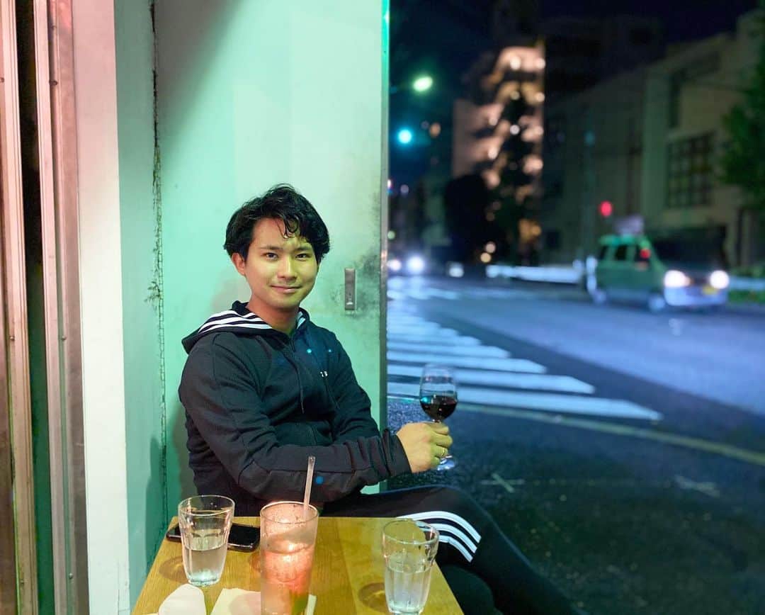 三浦文彰（ヴァイオリニスト）さんのインスタグラム写真 - (三浦文彰（ヴァイオリニスト）Instagram)「Relaxing moment after practicing today. #winelover」11月20日 20時12分 - fumiakimiura
