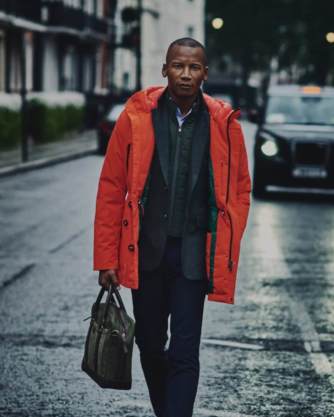 ハケットのインスタグラム：「Layering is the pursuit of elegance and comfort. Our tech parka adds  a touch of boldness #STAYHackett」