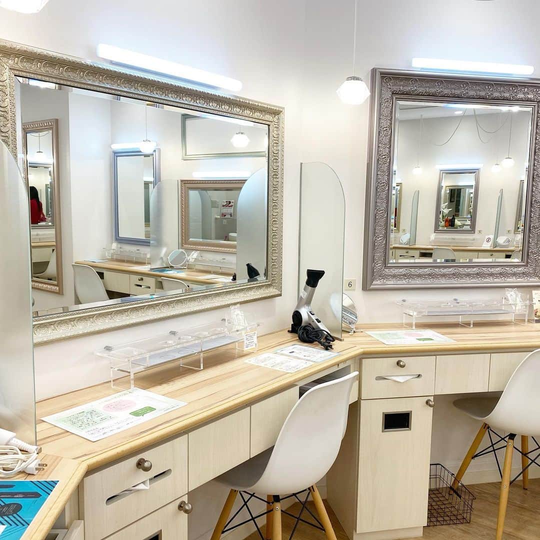 野本愛さんのインスタグラム写真 - (野本愛Instagram)「ルミエパリ恵比寿店（@lumiereparis_ebisu）で、キャビゼロ痩身ボディトリートメントしてもらったよ❤️﻿ ﻿ 痩身だからダイエットとか部分痩せにいい施術なんだけど、﻿ 私は首や肩が凝って痛くなりやすいから﻿ 肩とか肩甲骨を重点的にケアしてもらったら、﻿ コリほぐれて﻿ 無敵パワーみなぎった😆😆😆笑笑﻿ ﻿ やっぱり体のケア大事だね❣️﻿ 体が調子悪いと行動力落ちるしね❣️﻿ ﻿ エネルギーいっぱいになった❣️❣️❣️﻿ ﻿ 部分痩せにコリもほぐせて体も心も﻿ スッキリするの嬉しいな〜😊✨✨﻿ ﻿ 11月末までInstagram限定キャンペーンで、﻿ キャビゼロ痩身ボディトリートメントが定価28,000円⇨特別価格7,500円になるよ😃✨﻿ ﻿ 🎀11月6日〜23日まで﻿ 「フォロワーキャンペーン」を実施中🎀﻿ ﻿ ルミエ・パリのアカウントをフォローして、﻿ キャンペーンの投稿にコメントで、﻿ エステの体験が当たるかも！？😆😆﻿ ﻿ #ルミエパリ#恵比寿エステ#恵比寿エステルミエパリ#炭酸パック#炭酸ガスパック﻿ #和漢ハーブco2パック#PR #japanesebeauty #bodytreatment #luxurylife」11月20日 20時32分 - himemode