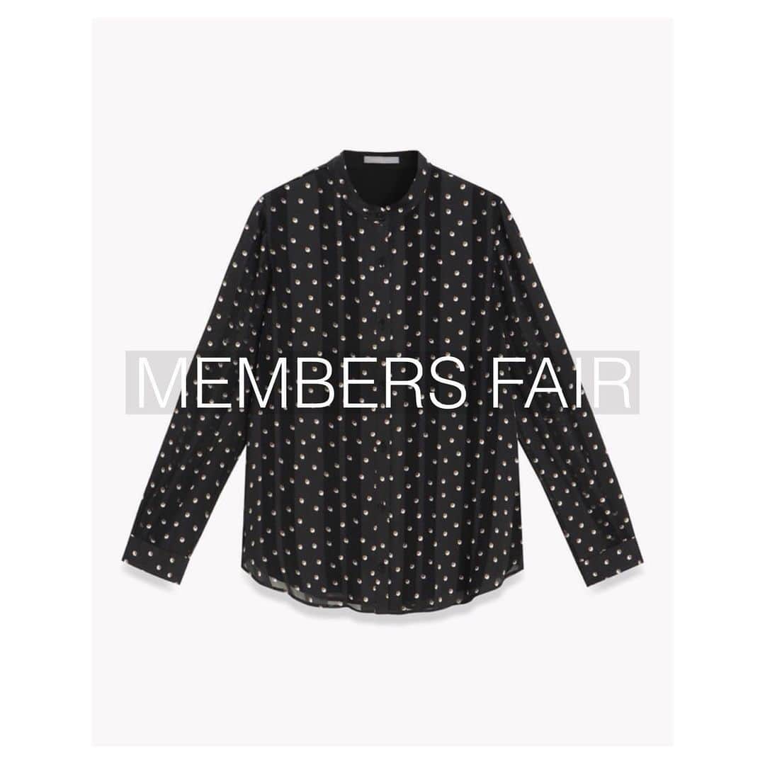 のインスタグラム：「[MEMBERS FAIR RANKING］ APP・オンラインストア会員限定で対象商品が10%OFFになる〈MEMBERS FAIR〉を開催中。﻿ ﻿ 期間中、オンラインストアで人気のベスト3アイテムをご紹介します。  -NO.1- シアーストライプブラウス Sheer Stripe Print Lemia 29,000円 (税別)  会員登録の詳細はプロフィールリンクをチェック。﻿ @theory_luxe_official」