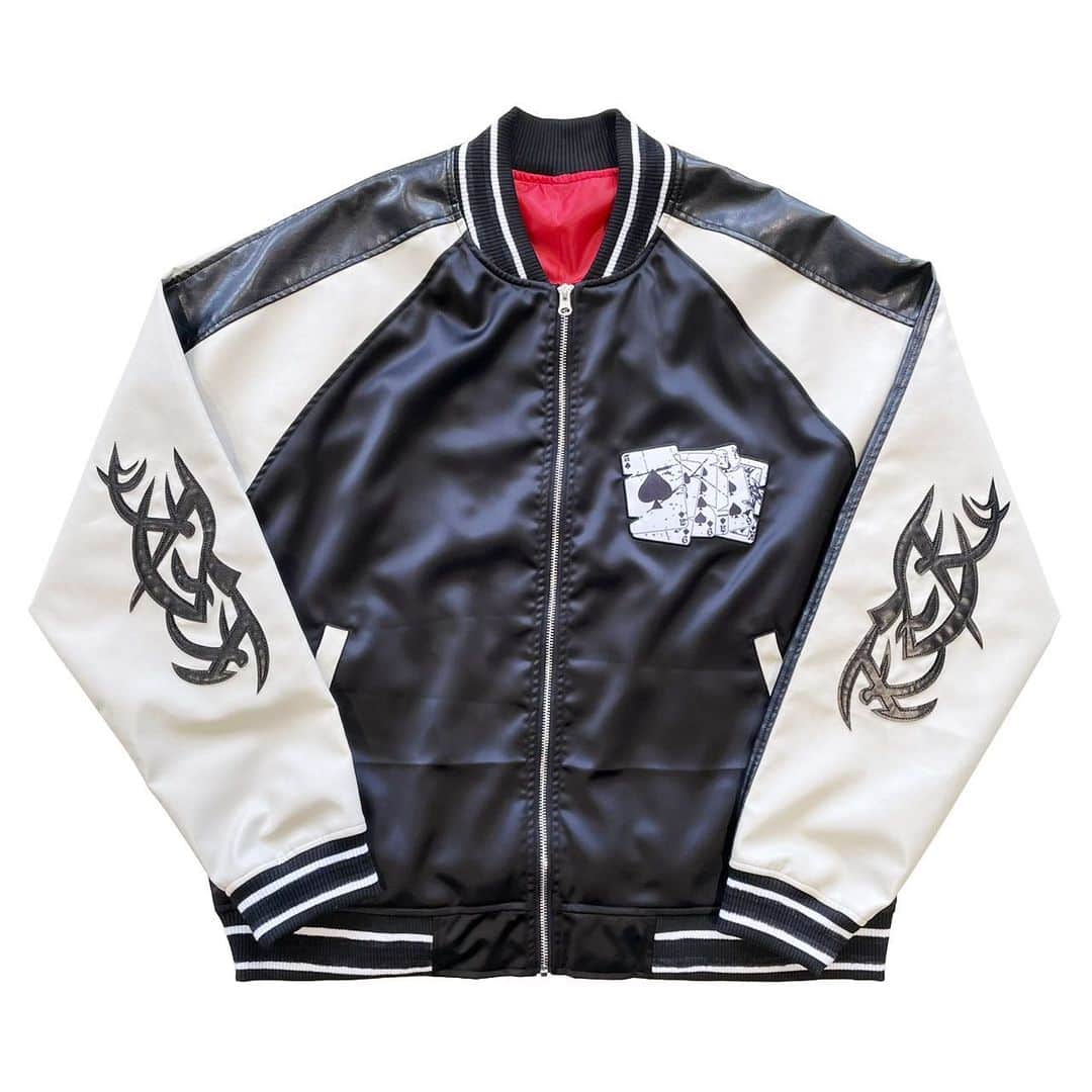 DOBERMAN INFINITYのインスタグラム：「SWAY / KAZUKI SOLO ONLINE LIVE「DESTINY -S.O.L-」グッズ受注販売決定!!  SWAY / KAZUKI SOLO ONLINE LIVE「DESTINY -S.O.L-」開催を記念し、 LIVE中に衣装として本人が着用するアパレルアイテムとキーリングの受注販売が決定!!  デザインはすべてSWAYが担当し、 本人の想いがぎゅっと詰め込まれているプレミアムな3アイテムが完成しました!  ぜひお見逃しなく!  【受付サイト】 EXILE TRIBE STATION@VERTICAL GARAGE ONLINE STORE  【受注期間】 11/20(金)20:30～12/6(日)23:59 ※受注期間中に製造可能数に達し次第、受注を終了する可能性がございます。  【お届け予定日】 2021年2月上旬頃より順次発送予定 ※生産上の都合により、お届け時期が前後する可能性がございますので、 あらかじめご了承の上ご注文ください。  詳細はこちら https://verticalgarage.jp/item/?category_id=548  #SWAY #KAZUKI」