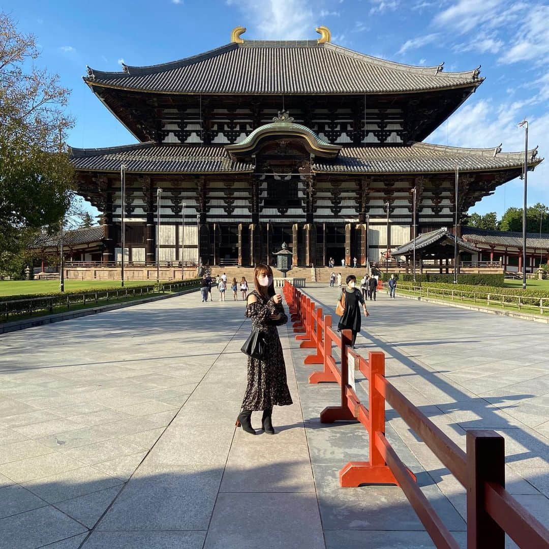 上野貴穂さんのインスタグラム写真 - (上野貴穂Instagram)「.﻿ 大仏殿の中🤓﻿ ﻿ #奈良 #東大寺 #大仏 #鴟尾 #蓮弁﻿」11月20日 20時46分 - kiho_ueno