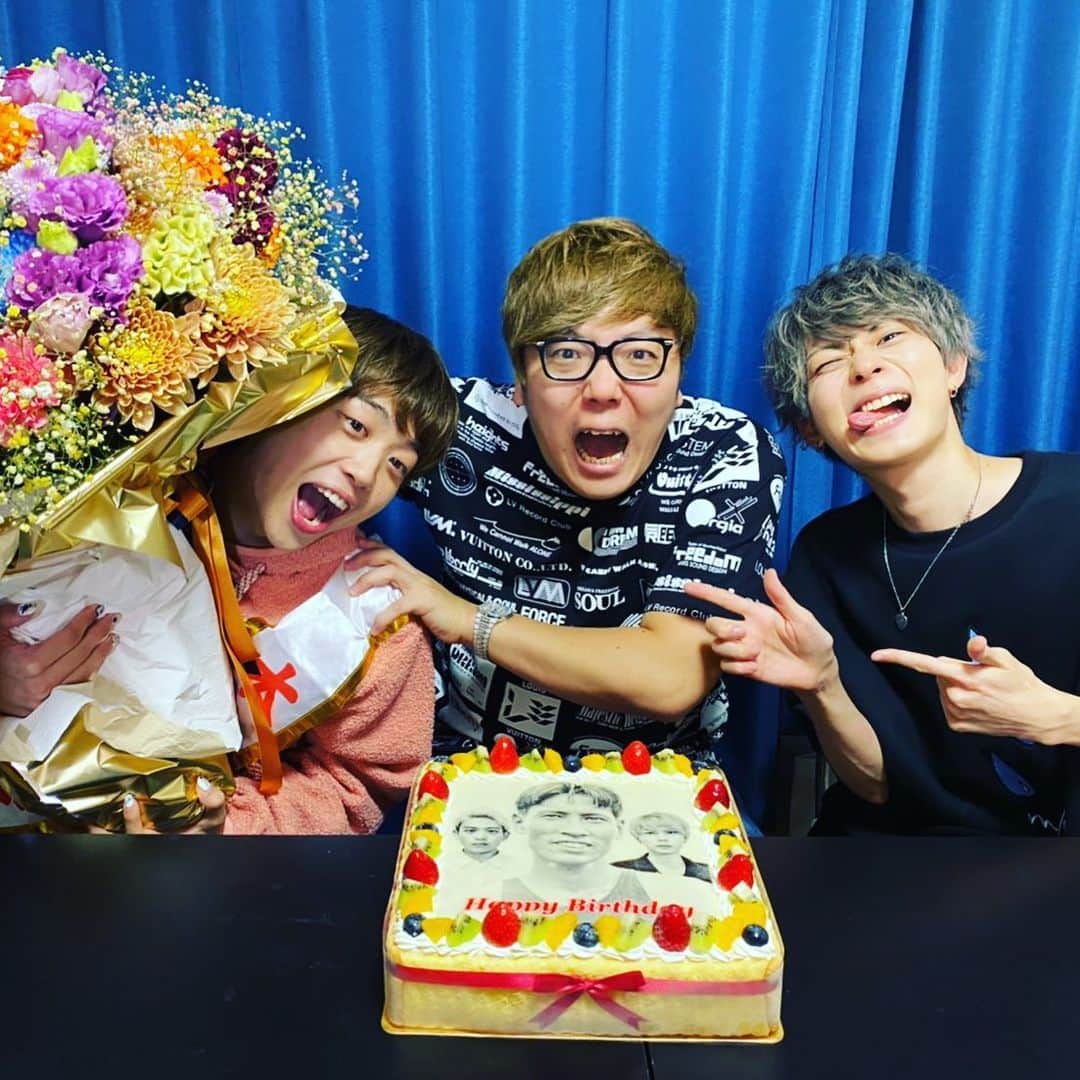 のインスタグラム：「20歳になりました。出逢いに謝謝。」