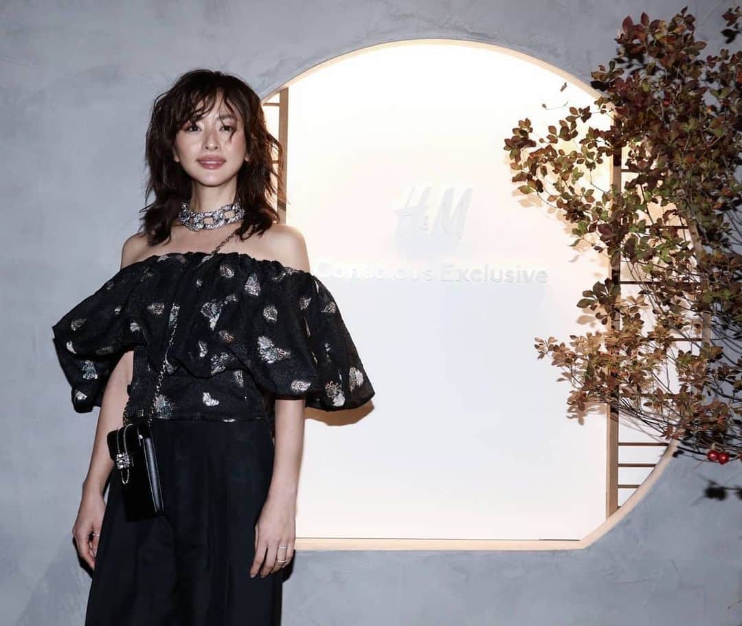 Yoshiko Kris Webb クリス ウェブ佳子さんのインスタグラム写真 Yoshiko Kris Webb クリス ウェブ佳子instagram Catching Up With Buntelicious これまで当たり前に廃棄されていたものから 美しさを生み出すことを目的として作られた Hm コンシャス