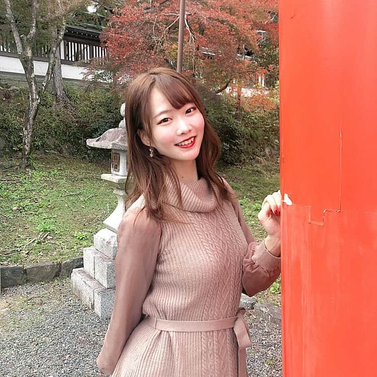 齋藤佳穂のインスタグラム：「秋はほんまにお散歩楽しいわあ🍁  #京都 #京都観光 #京都紅葉 #京都散策 #京都旅 #ミスキャン #ミスコン #ブラウンコーデ #秋コーデ #神社 #神社巡り #神社仏閣巡り #神社好きな人と繋がりたい #散歩 #散歩日和 #お散歩」