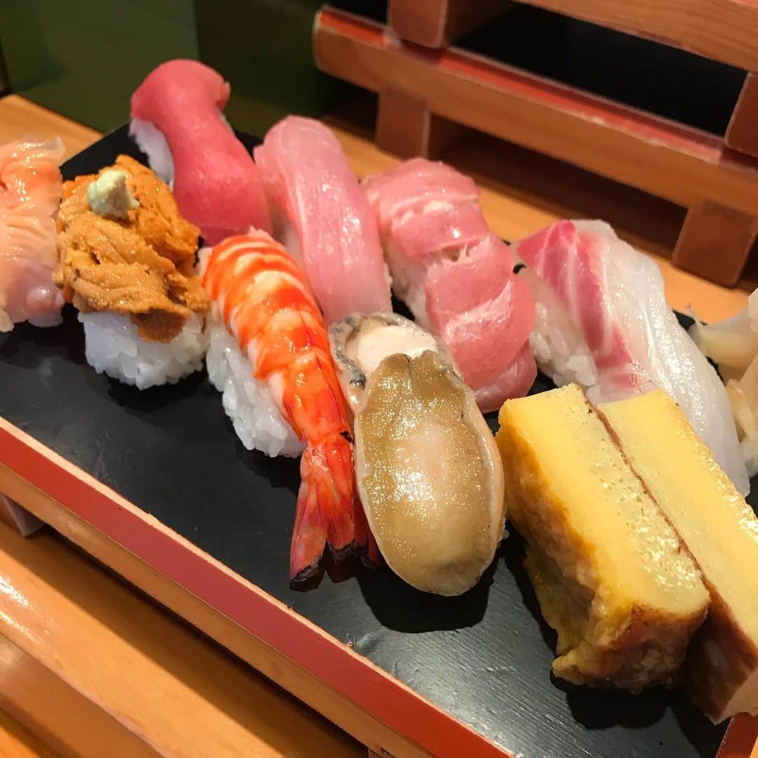 ハチミツ二郎さんのインスタグラム写真 - (ハチミツ二郎Instagram)「昼メシ  #sushi」11月20日 12時23分 - jirohachimitsu