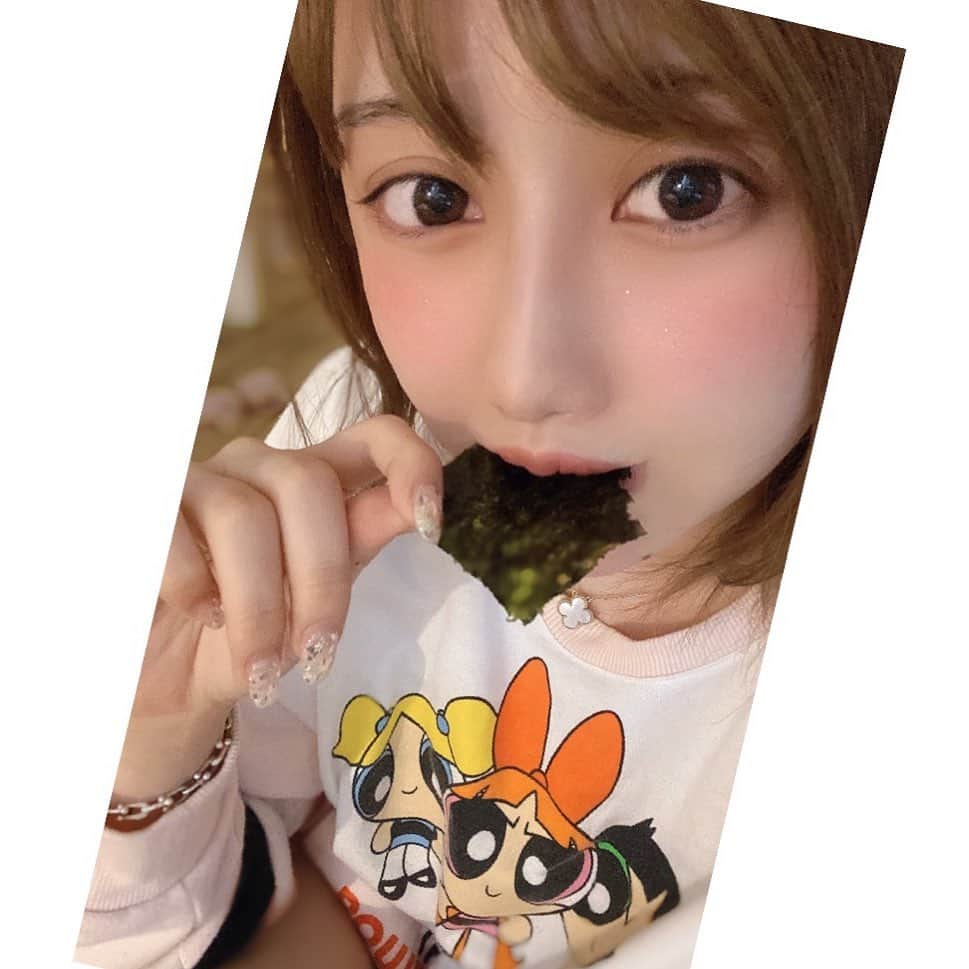 SEIRAのインスタグラム：「今日でFacebookを 始めて約1ヶ月 経ちました❕ そして友達が450人に❗️ メッセンジャーが ありがたいことに 常にパンクしている 状態です😣😣笑 Facebookから、 私の働いているお店に 私に会いに来てくださる方も いらっしゃって、ご縁にとても 感謝しております😊🌸🌸 これからも宜しく お願い致します😊🌟🌟」