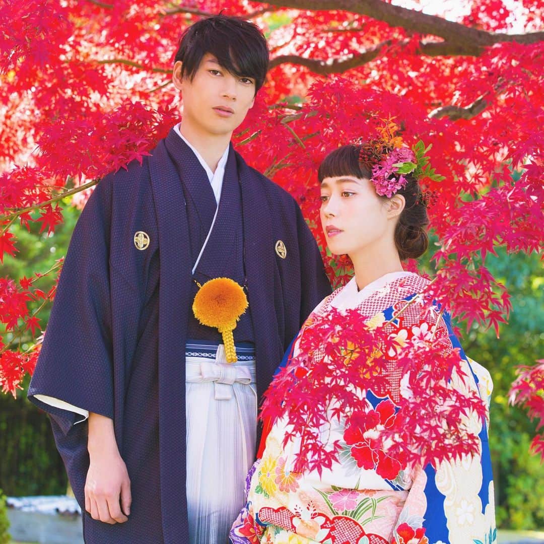 CLAIREのインスタグラム：「関東、関西圏では紅葉の見頃をそろそろ迎えようとしてます🍁 ・ @clairebridalstudio」