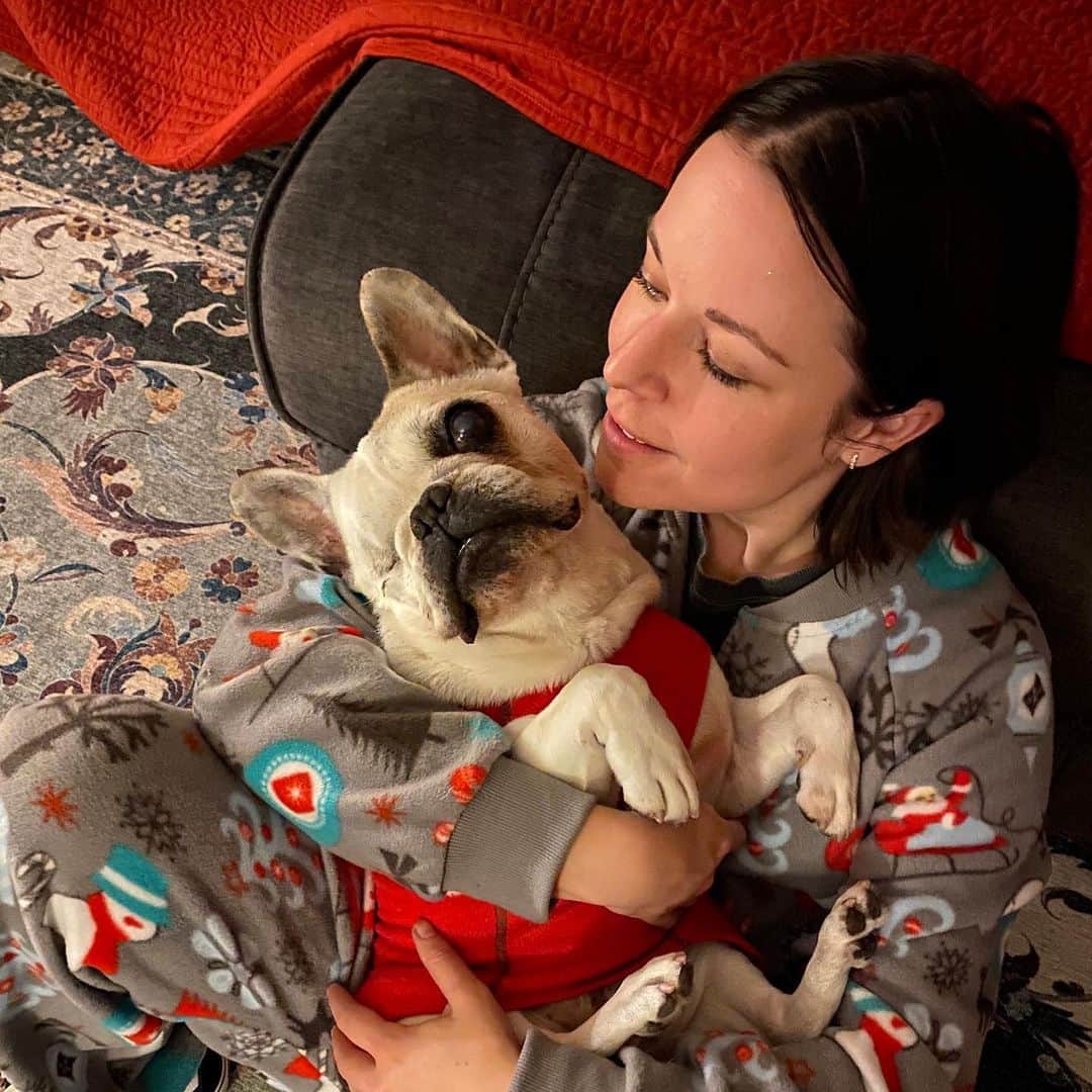 ティナ・マジョリーノのインスタグラム：「I miss you so much, little E.」