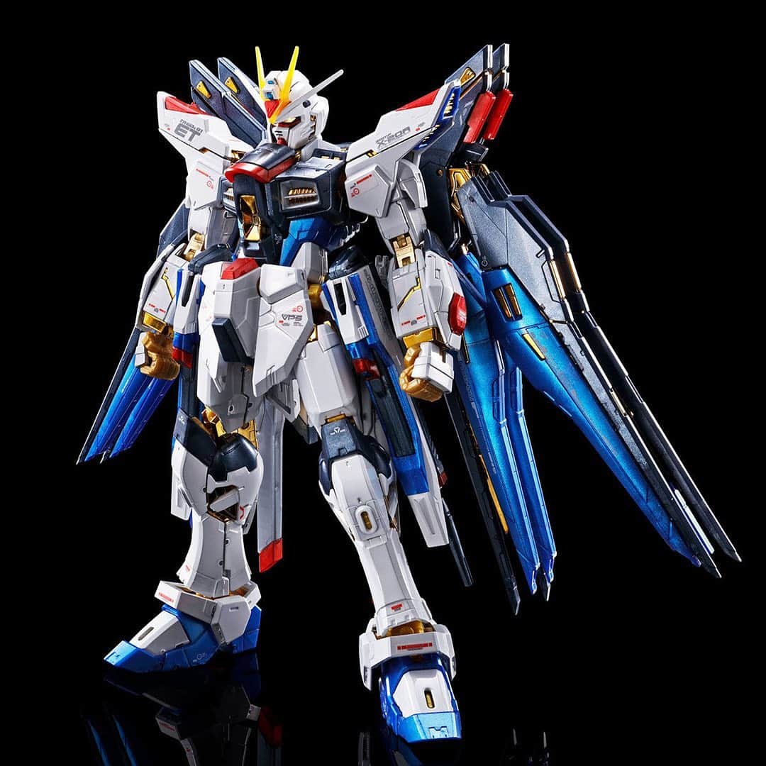 HYPEBEASTさんのインスタグラム写真 - (HYPEBEASTInstagram)「#hypeAF: Take a look at some of the exclusive figures that were unveiled at Bandai’s Gunpla Expo in Tokyo this year. All of the buildable models are for die-hard fans only, with highly specific names like “FAZZ Ver.Ka [Titanium Finish]” and “Unicorn Gundam Perfectibility” and complete with notations that highlight the exact scale at which they stand at. Find out more about the event via the link in bio.⁠⠀ Photo: SOTSU」11月20日 12時40分 - hypebeast