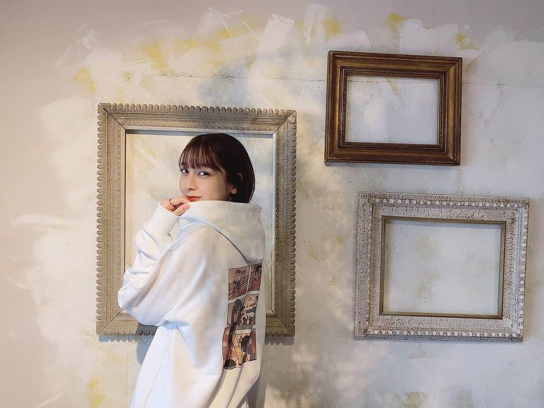 松岡菜摘のインスタグラム：「. . DleepyTownとのコラボコレクションが 本日19時から販売開始です☺︎ . セレクトした15アイテムと オリジナルパーカーが販売されます！ ぜひゲットしてください！ . . #dleepytown #collection #fashion #Parker  #服 #パーカー  #タグなにつけたらいいかわからん」