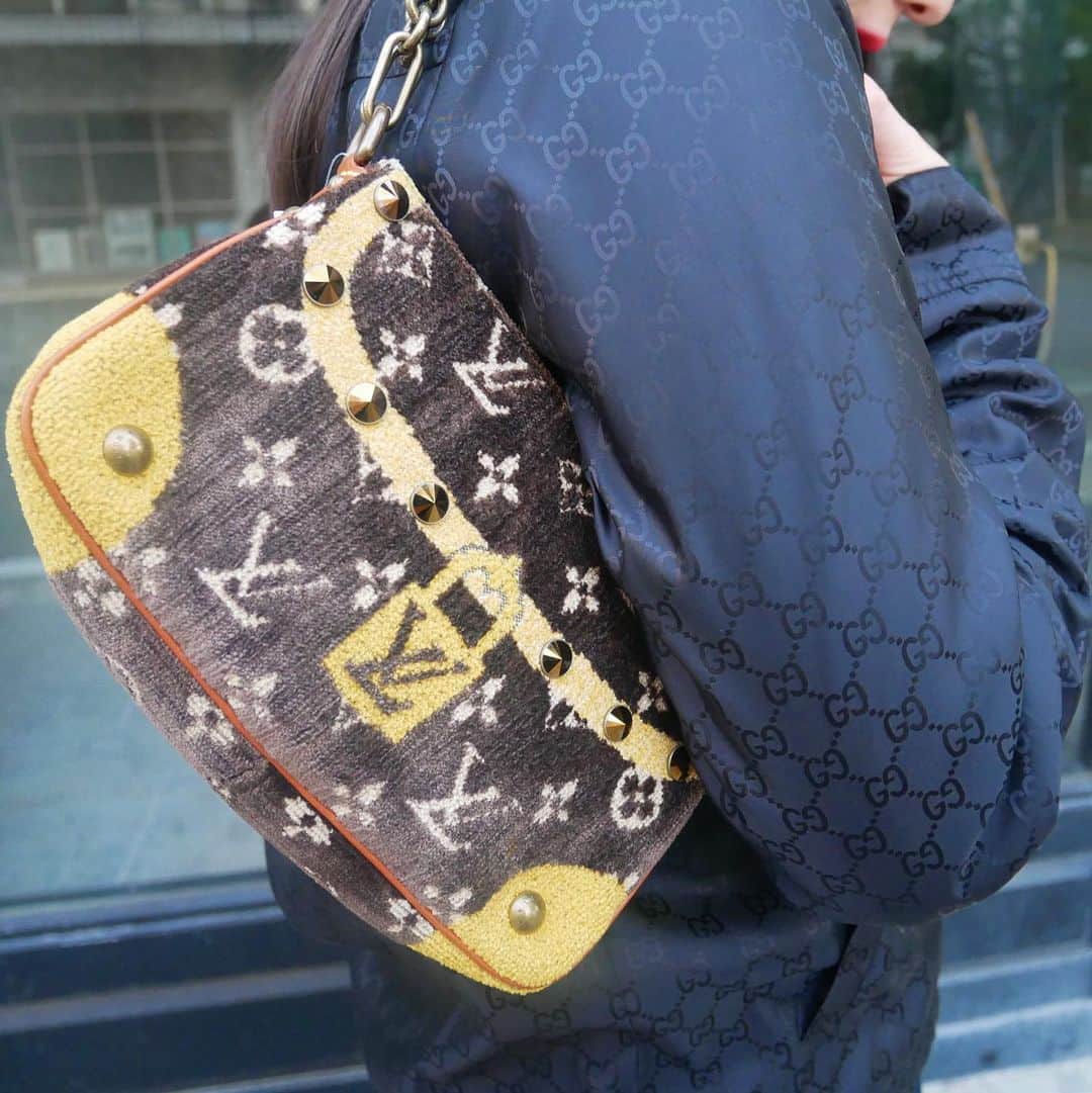 Vintage Brand Boutique AMOREさんのインスタグラム写真 - (Vintage Brand Boutique AMOREInstagram)「Louis Vuitton Trompe L’oeil Pochette accessoires 2004.  📌This item is not available on our website, please send us a direct massage to purchase.  ✈️Free Shipping Worldwide 📩DM for more info and pricing ➡️info@amorevintagetokyo.com  #louisvuitton #pochetteaccessoires」11月20日 12時58分 - amore_tokyo