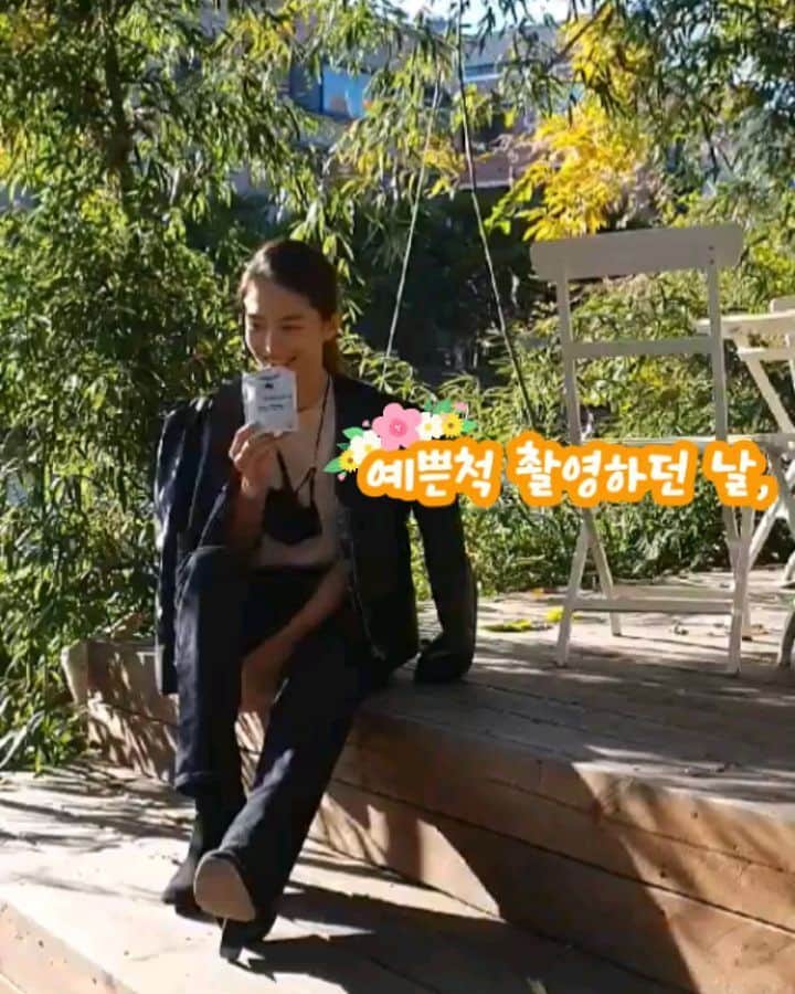 ユ・ハナのインスタグラム：「처음으로 구성해 본 피퍼스탠다드 스프레이 3종세트와 늘 인기가 많은 주방세정제는 바이러스의 위험때문인지,  우리의 인식이 조금은 더 바뀌어서 인지 확실히 성분에 대한 관심으로 더 인기가 높아진 것 같아요🍍  특히 피퍼의 #섬유얼룩제거제 는, 효과가 좋아서 금방 국내 수입재고가 품절되기도하죠.  스프레이 3종구성으로 착한 가격일 때 겟 하시고 피퍼와 함께 건강한 삶까지 겟 하세요!」