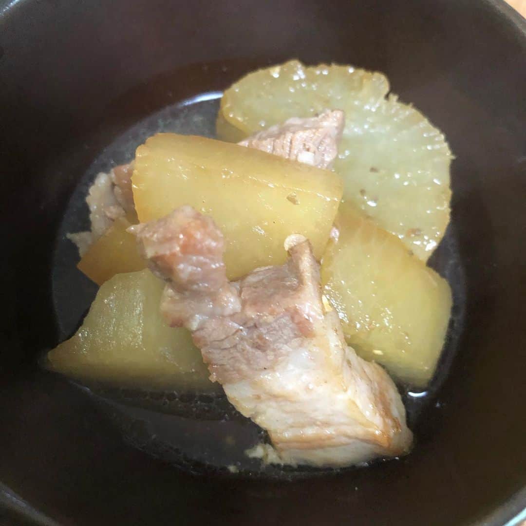 マグナム北斗さんのインスタグラム写真 - (マグナム北斗Instagram)「豚バラ大根完成。美味しく炊けました。」11月20日 13時35分 - magnum0316