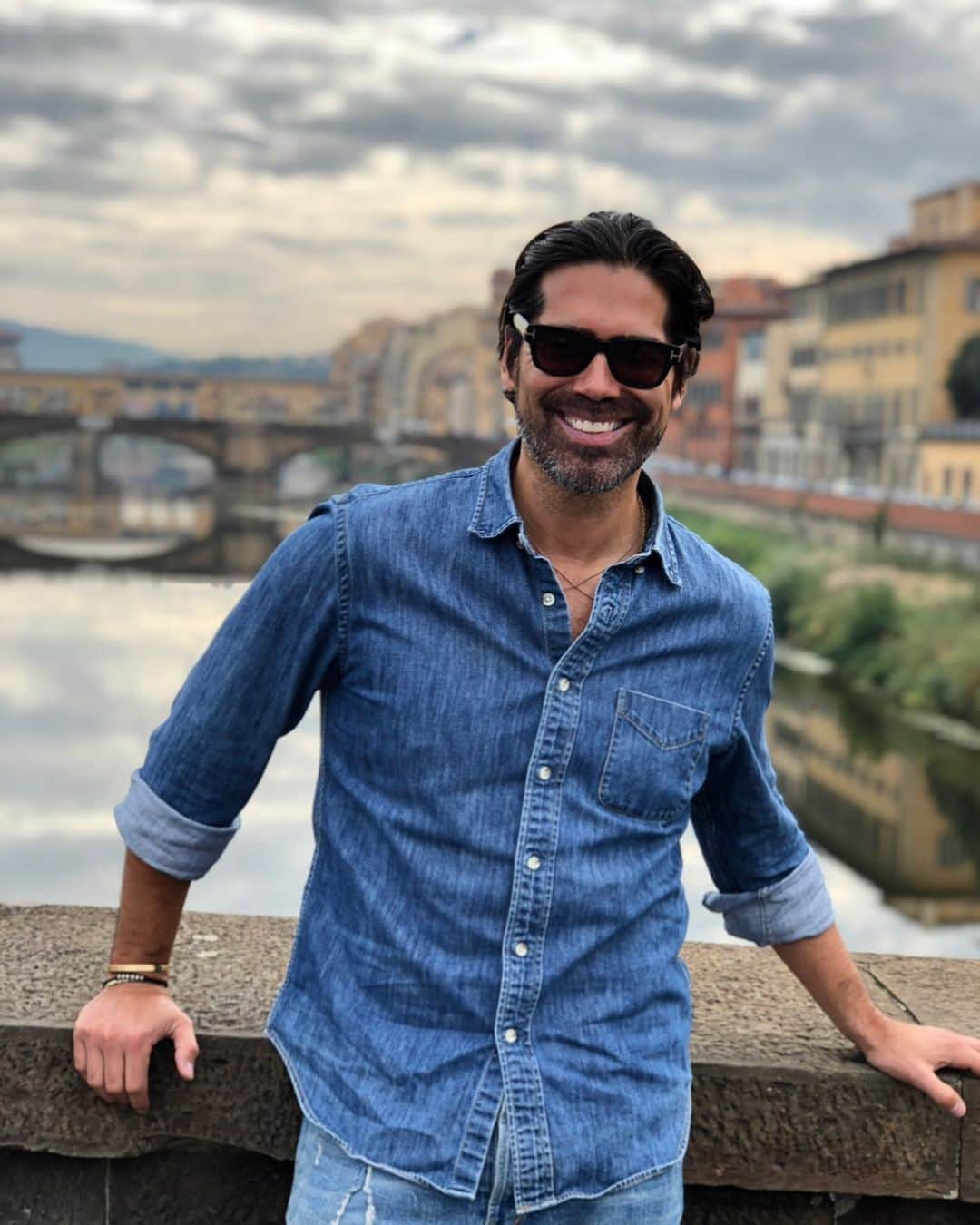 のインスタグラム：「Mi manca Italia 🇮🇹 #firenze #arno」
